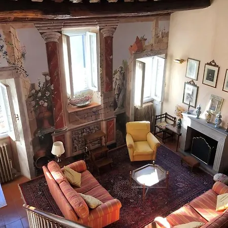 Appartement Attico Affrescato Nel Borgo Di Paciano, Umbria *