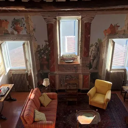 Attico Affrescato Nel Borgo Di Paciano, Umbria Appartement Paciano